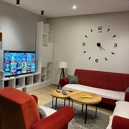 Ora-Prn,Cosy Apartment In The City Center Prishtinë Ngoại thất bức ảnh