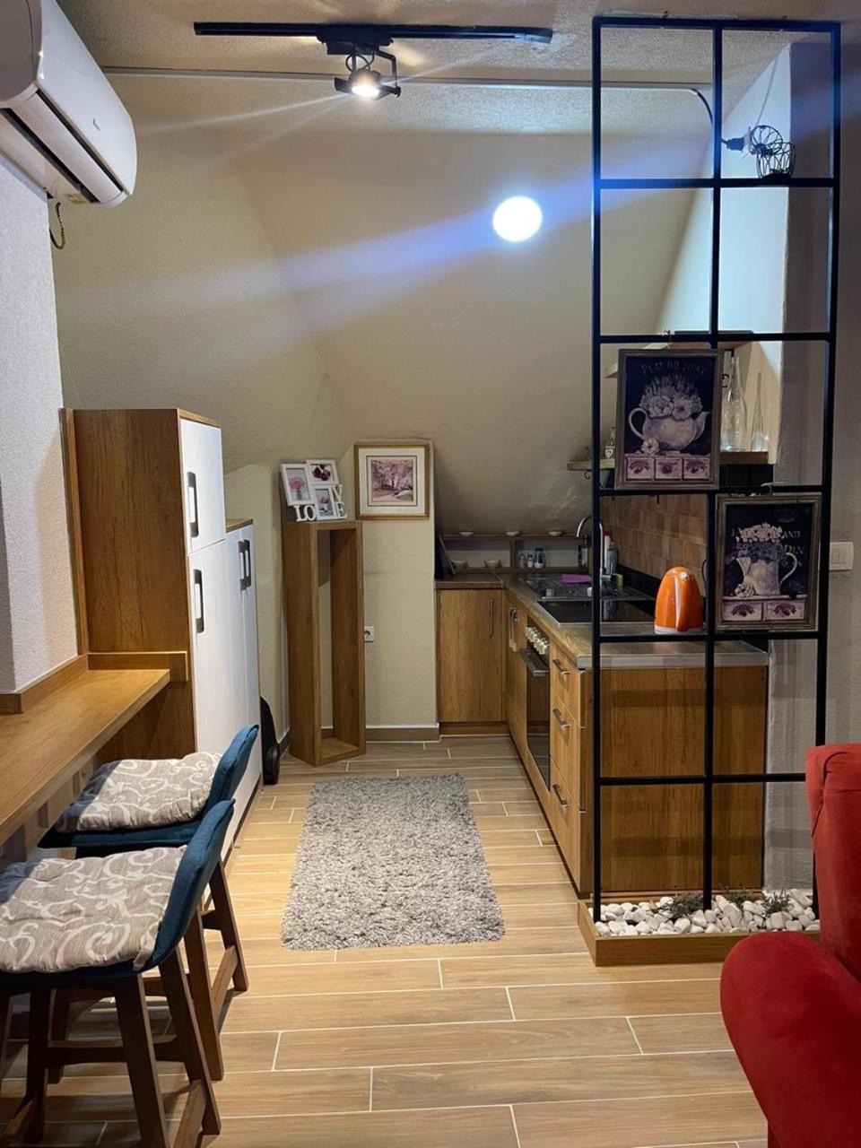 Ora-Prn,Cosy Apartment In The City Center Prishtinë Ngoại thất bức ảnh