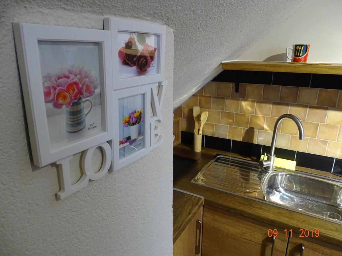 Ora-Prn,Cosy Apartment In The City Center Prishtinë Ngoại thất bức ảnh