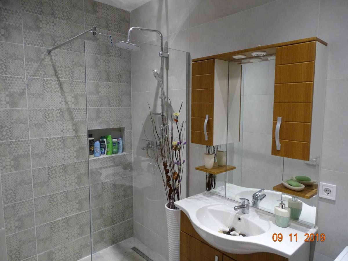 Ora-Prn,Cosy Apartment In The City Center Prishtinë Ngoại thất bức ảnh